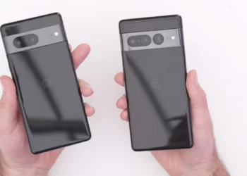 Hands-on video of Google Pixels 7 & 7 Pro prototypes