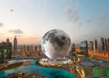 A massive $5 billion mega-resort shaped like the moon is being built in Dubai