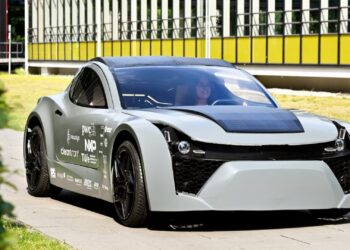 Dutch students create an electric vehicle that consumes carbon