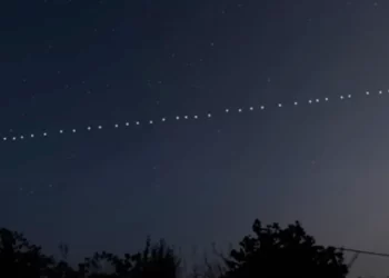 Fake or Real? Starlink satellite train saw in Pakistan