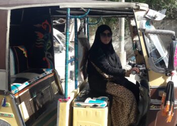 THE WOMAN OF SUBSTANCE – STRONG WOMEN OF PAKISTAN SERIES BY Hijabi.Pk