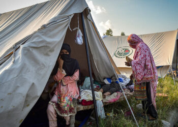 Women & girls in Pakistan need immediate health & safety services