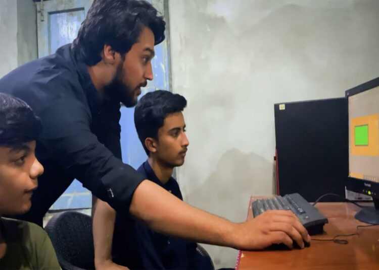 A software engineer gives flood victims free IT training