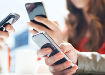 Cellphone user falls by over 6 Lakhs for the second month in a row