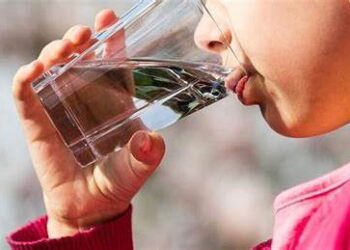 Children are burned at a Lahori restaurant after being given acid instead of water