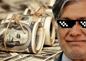 Dollar falls below Rs. 222 in intraday trading following Dar's jumbo rupee forecast