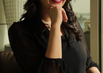 ‘AZAADI’: Zeb Bangash Takes Center stage at The Alderman Arts Center at TUFTS University – “An Enchanting Performance”