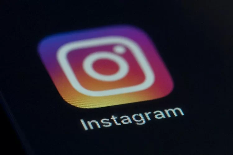 Instagram suspends several accounts