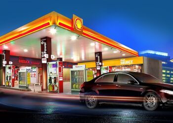 Shell Pakistan promotes motorcycle and rickshaw fueling safety