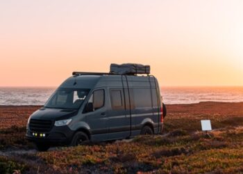 SpaceX with new Starlink RV service, which works on conveyance