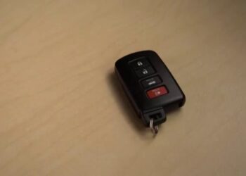 Toyota will switch out the electronic "smart" keys for mechanical ones