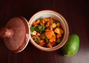 A mango seed stuck in a woman's throat, requiring emergency surgery