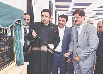 Bilawal unveils an Rs500 million OPD complex at Dow Hospital
