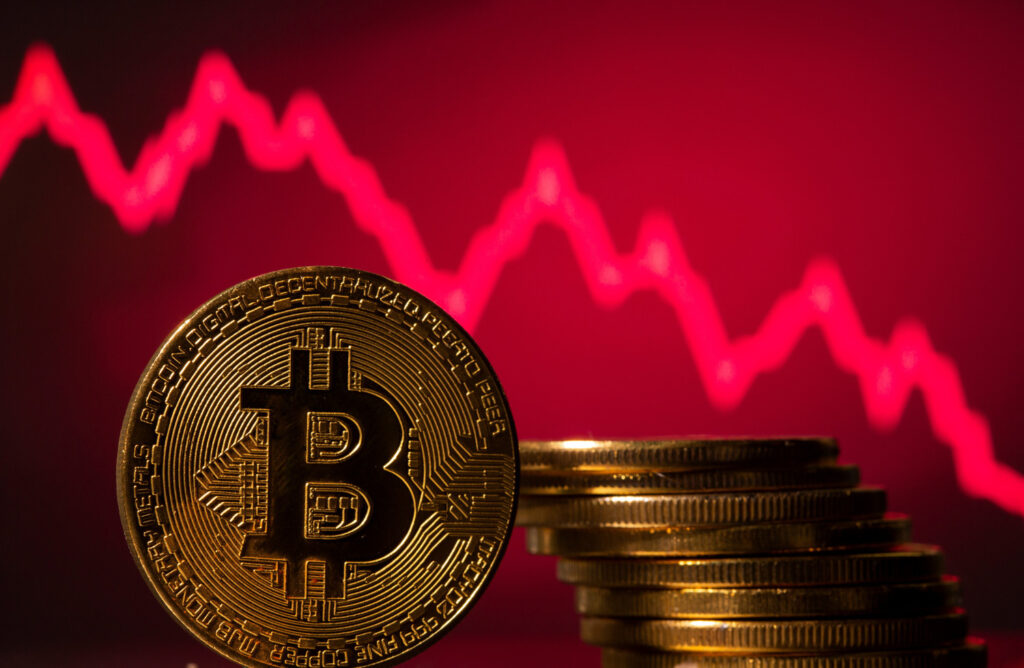 Bitcoin seeks to consolidate above $16,200 while cryptocurrencies decline
