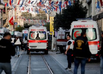 Blast rocks bustling Istanbul street, killing six people