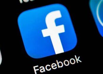 Facebook lets govt. employees block user content