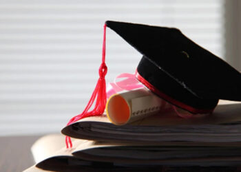 Govt. has announced 20,000 scholarships for unemployed Grads.