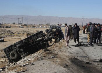 In Quetta bomb blast, at least three killed & dozens got injured