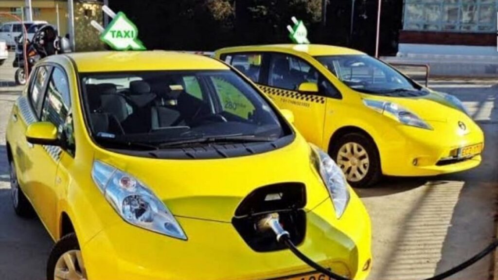 Karachi is getting an electric taxi service to face e-hailing services