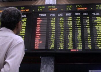 On Monday, KSE-100 index fell more than 800 points