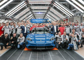 Porsche marks the production milestone of 100,000 taycans