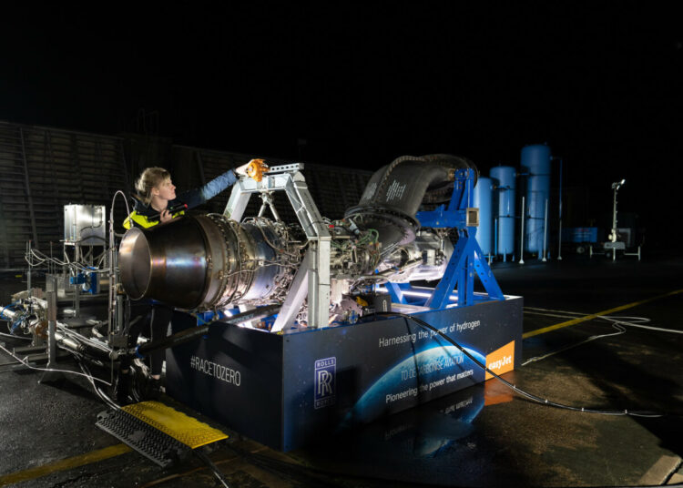 Rolls-Royce successfully tests a jet engine powered by hydrogen