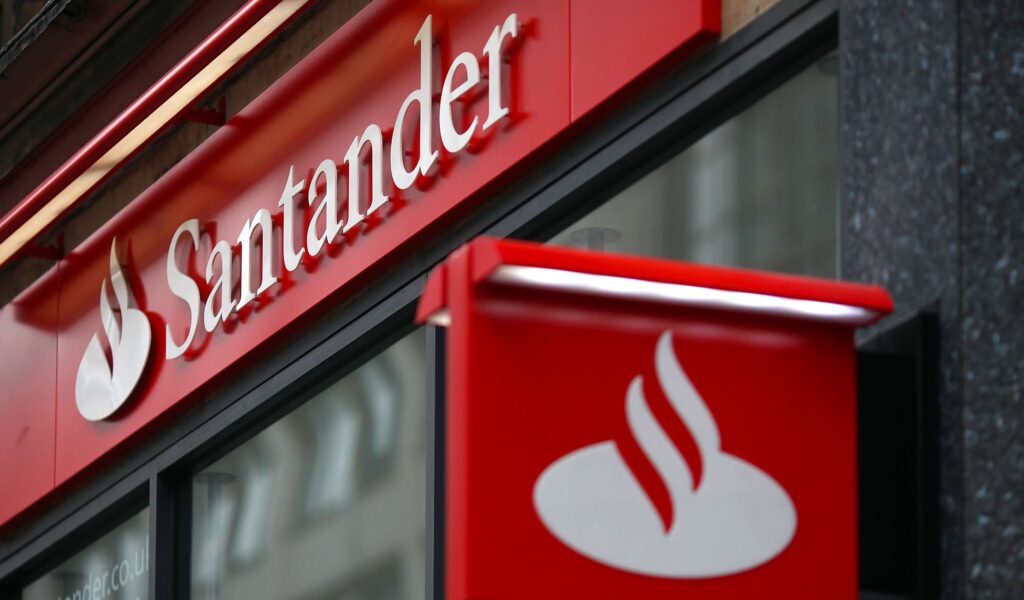 Santander will prohibit UK transfers to crypto exchanges in 2023