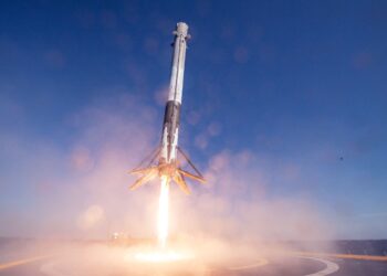 SpaceX launch NASA's project to deploy lunar flashlights