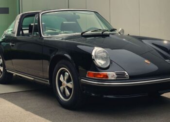 Classic Porsche sets a new world record