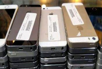 Customs officials seize 65 smuggled cellphones: Karachi airport