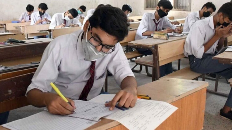 Every student in Karachi's 38 colleges fails the intermediate annual exams