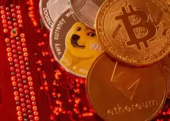 Genesis, a cryptocurrency broker, owes Gemini's clients $900 million