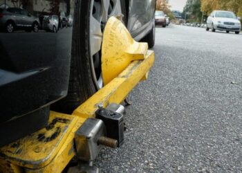 Lahore Traffic Police will henceforth use parking boots