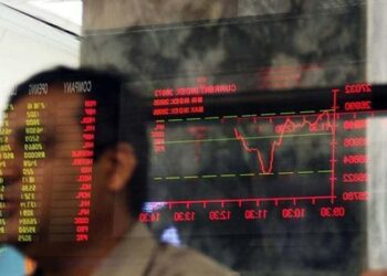 PSX drops more than 1,100 points as investors fear political uncertainty