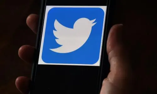 Twitter will forbid users from endorsing competing social networks