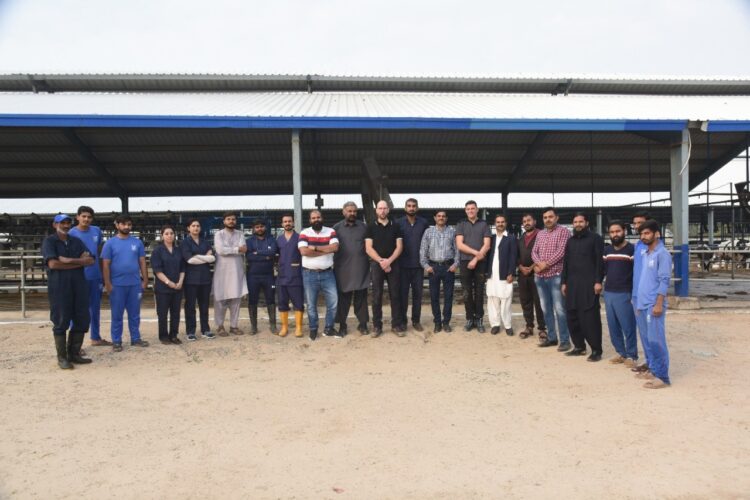 Friesland Campina brings Dutch farmers to Pakistan