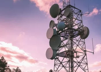in-fy-2021-2022-telecom-revenues-increased-by-6-percent