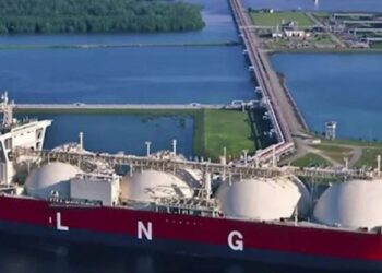 Pakistan is selling $1.5 billion in LNG power plants