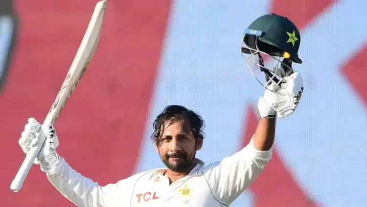 Sarfaraz Ahmed returns home with a warm welcome after series