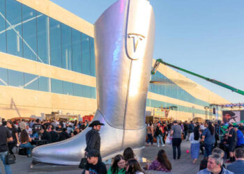 tesla-intends-to-invest-770-million-in-expanding-its-factory