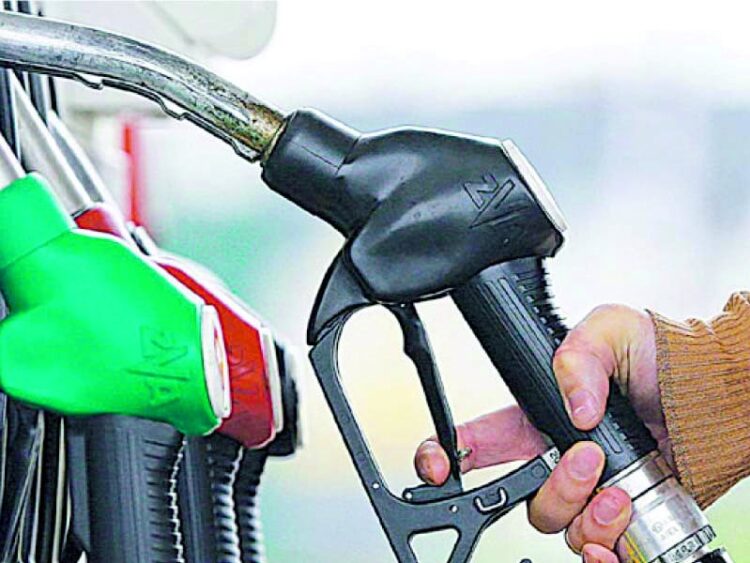 pakistans-petroleum-imports-fell-more-than-8-in-1st-half-of-fy23
