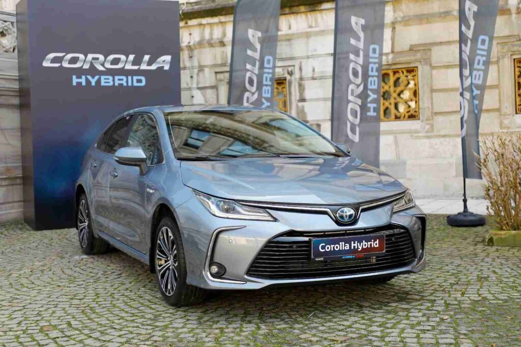 corolla-now-cost-near-rs-7-million-after-again-price-hike