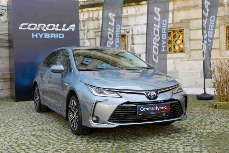 corolla-now-cost-near-rs-7-million-after-again-price-hike