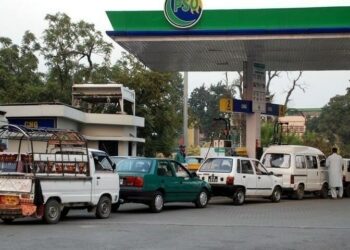 severe-petrol-crisis-may-hit-pakistan-by-next-week