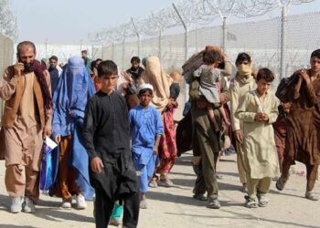 385,000 Afghans cross the border with the help of Pakistan