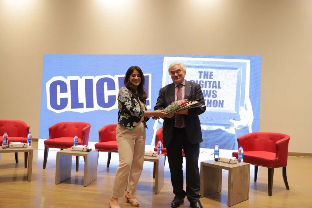 cej-ibas-click-the-digital-news-ideathon-draws-audience