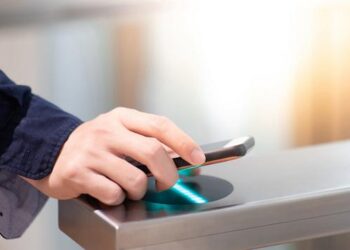 how-smart-locks-are-a-heaven-for-people-over-65-years