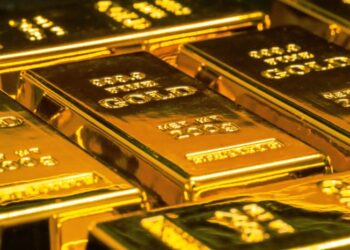 In Pakistan, gold price decreases by Rs3,100 per tola