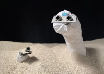 mit-researchers-proposed-sending-worms-robots-to-the-moon
