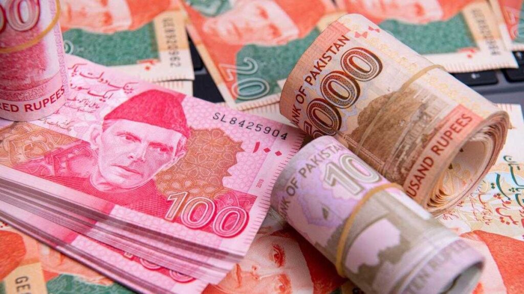 Major-currency-dealers-predict-rupee-will-cross-300-mark